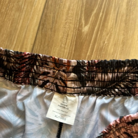 Hurley womens board shorts size XL - Picture 4 of 5